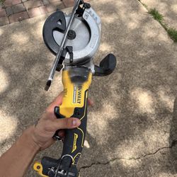 Dewalt Saw
