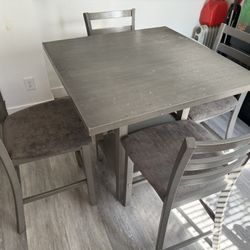 Kitchen table 