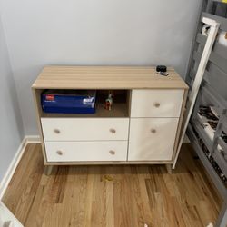 Kids Dresser/Changing Table 