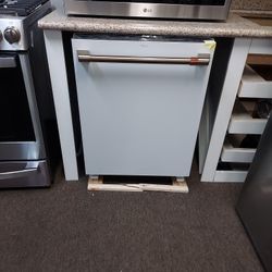 Café Smart Dishwasher
