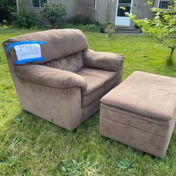 Oversized Chair and Matching Ottoman Love Seat