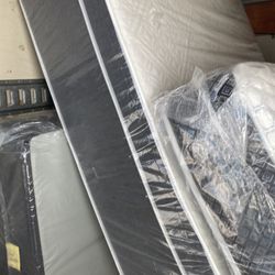 King Pillowtop Set New In Plastic Free Delivery In Atlanta 