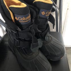 Columbia sportswear snow boots size 5 