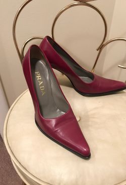 Prada like new size 36 (61/2)