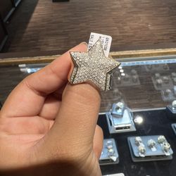 10k gold REAL DIAMOND ring with 1ctw diamonds for a good price!!