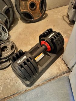 Singular adjustable dumbbell
