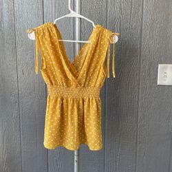 Yellow polkadoted