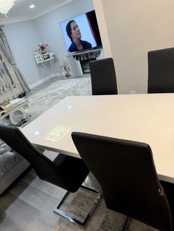 Table With Chairs Of 4