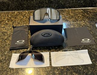 Oakley Sutro 