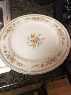 Kristin Leo fine China