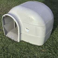 Igloo Dog House