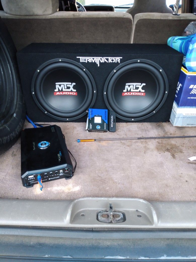 2 Mtx 12" Subs In Box 