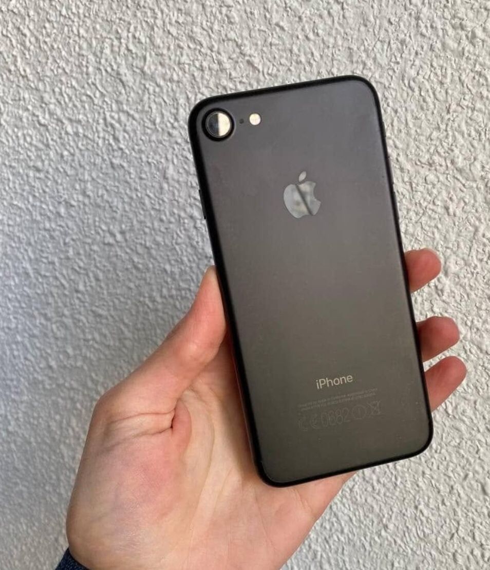 iPhone 7 Unlocked With Warranty