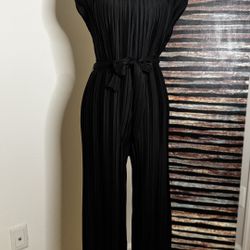 Vintage ZARA Black Pleated Jumpsuit (fits small/med)