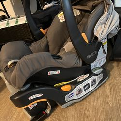 Chicco Car seat And Base 