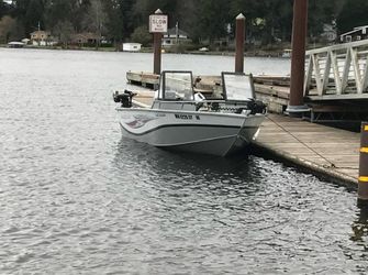 2017 17’ Smoker Craft Pro Tracer
