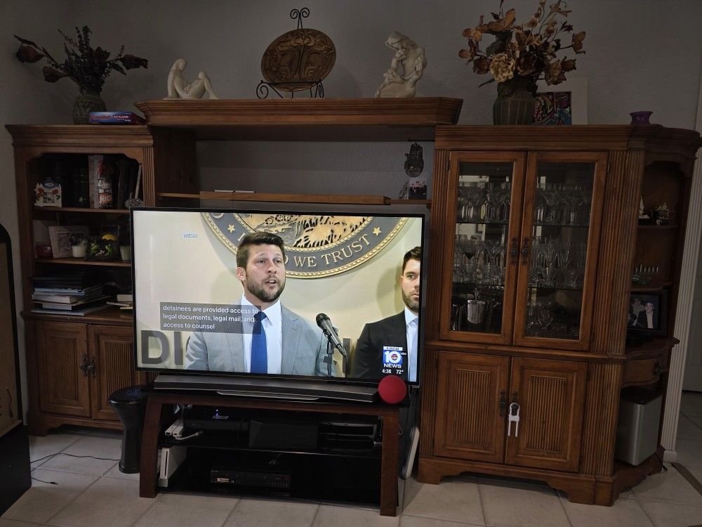 TV Media Entertainment Centre With Wall Unit 1$