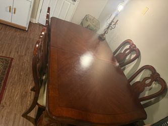 2011 Macys Wood Dining Table with Chairs Complete Set