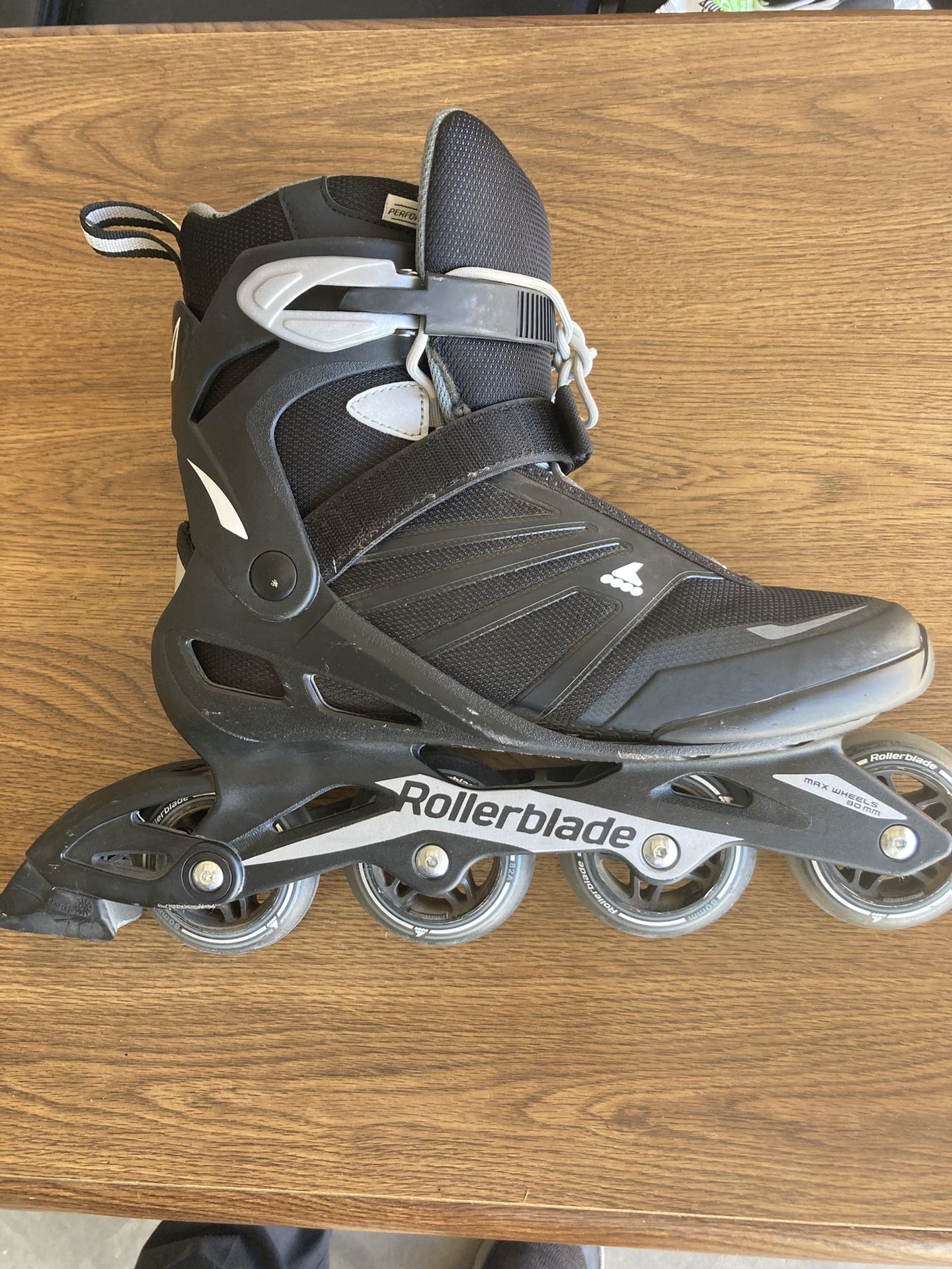 Adult Skate, Rollerblade Zetrablade Men's Adult Inline Skate Size 10. Black (Used)