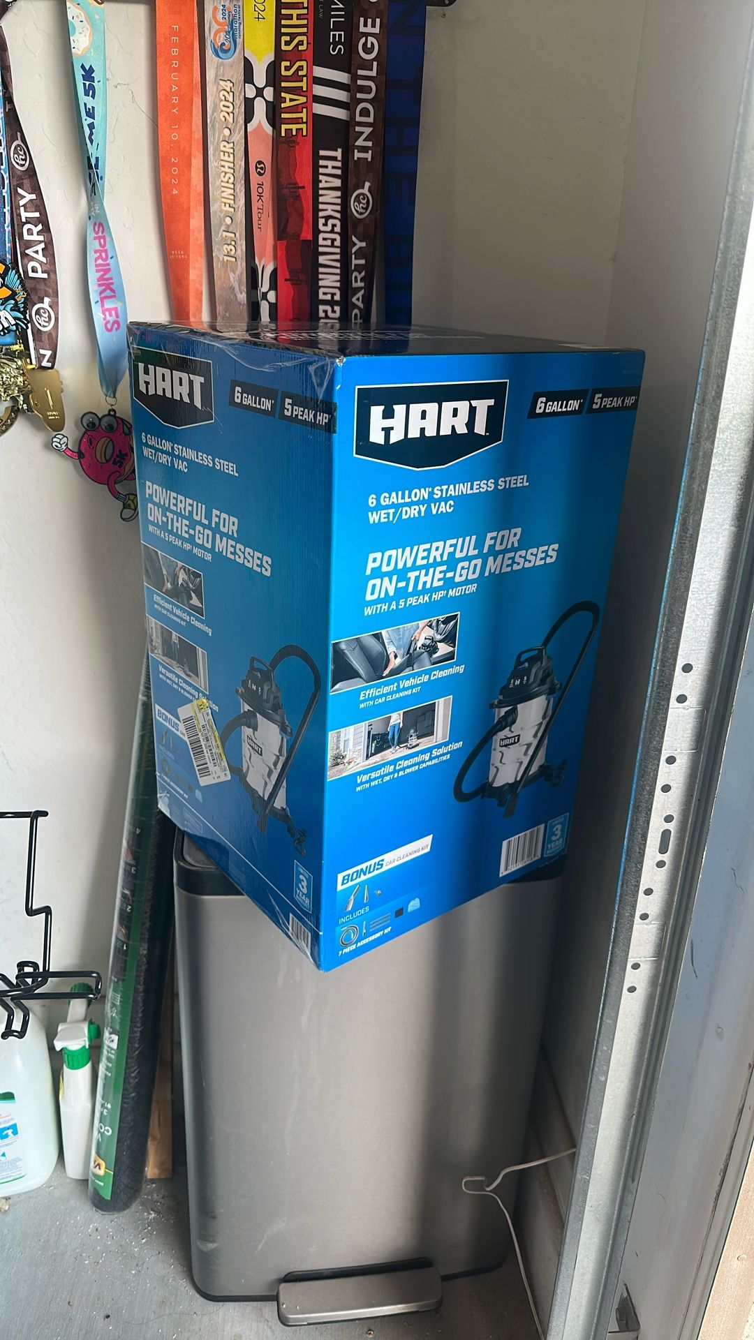 HART 8 Gallon 6 Peak HP Stainless Steel Wet/Dry Vacuum