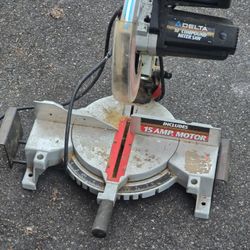 Delta compound miter saw