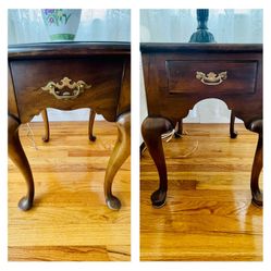 2 Similar End Table With Drawer. Solid Wood.