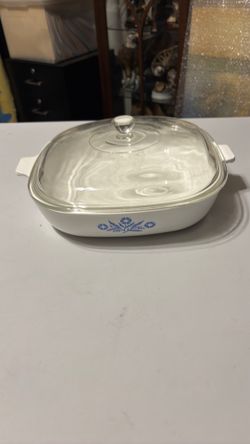 Corningware casserole dish w lid