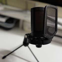 Fifine Ampligame A6V USB gaming microphone 