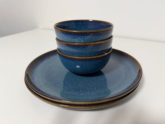 Ikea set 2 plates and 3 bowls
