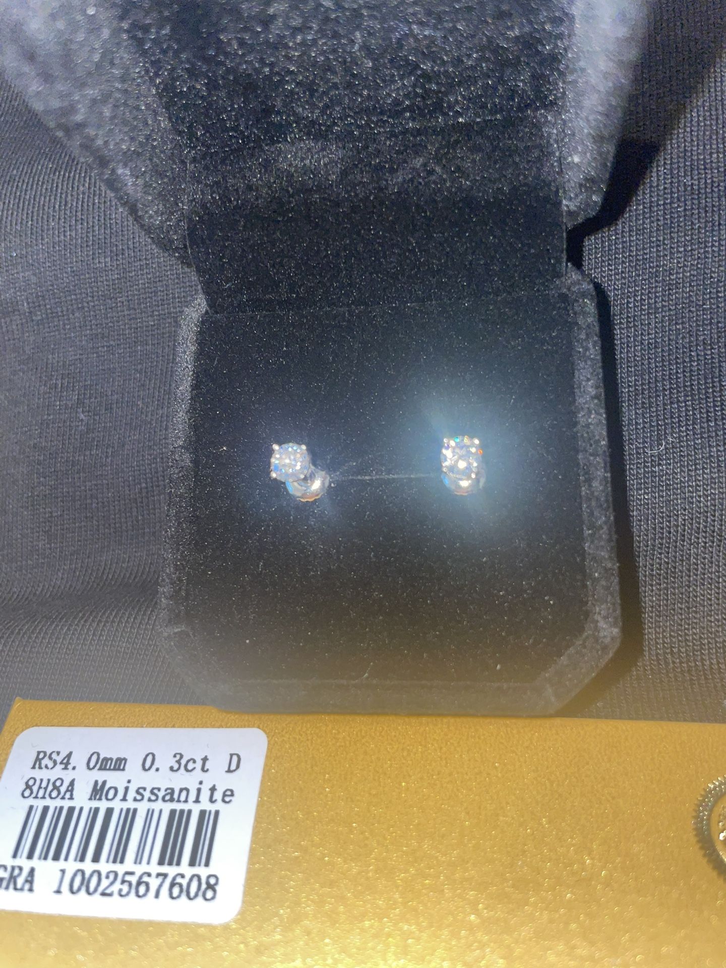 VVS1 Moissanite Earrings 4mm Screwback Studs GRA Certified