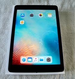 iPad Air (1st Generation) 32GB, WiFi, Black, Model A1474, Collectable