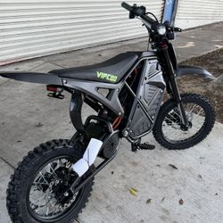 VIPCOO H3 Electric Dirt Bike for Adults and Teenagers, 3500W Electric Motorcycle, 220Nm Motor - 39mph, 60° Incline, Removable 48V/23Ah Battery, Brakes