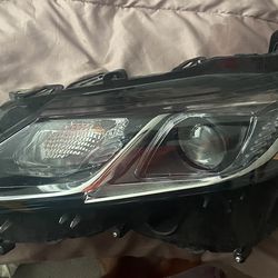 2019 Toyota Camry Left Headlight 