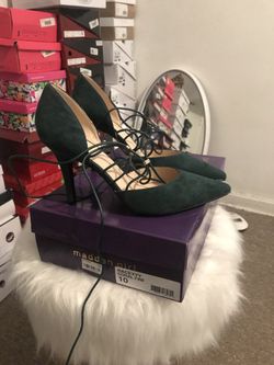Nine West Gucci green tie ups