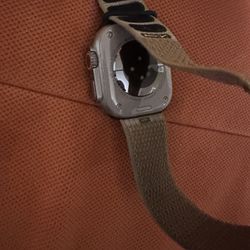 Apple Watch Ultra 1 [GPS + Cellular 49mm] Titanium