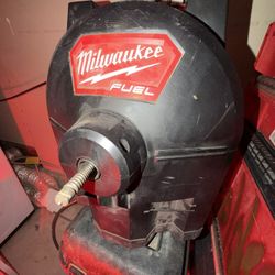 Milwaukee Backpack Machine M18