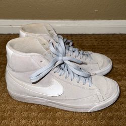 Kids Nike Shoes/Blazers (Size 5.5)
