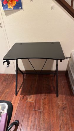 Kids gaming desk