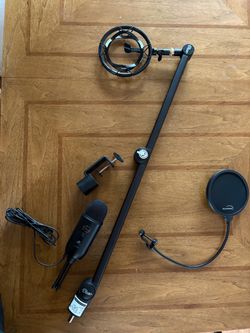 Blue Yeti USB Microphone + Adjustable Boom Arm & Auphonix Pop Filter