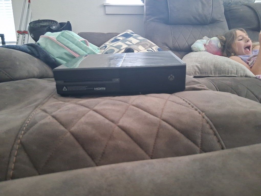 Xbox 1 No chords no accessories