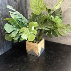 Faux Monstera Plant 