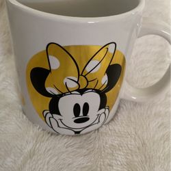 Disney Minnie Mouse Large Coffee Mug. Holds Two Cups 
