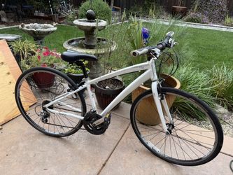Diamondback Hybrid Bike