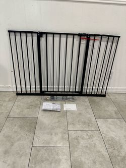 Extra Wide Pet Gate / Safety Gate - Fits Openings 28.9” - 49”
