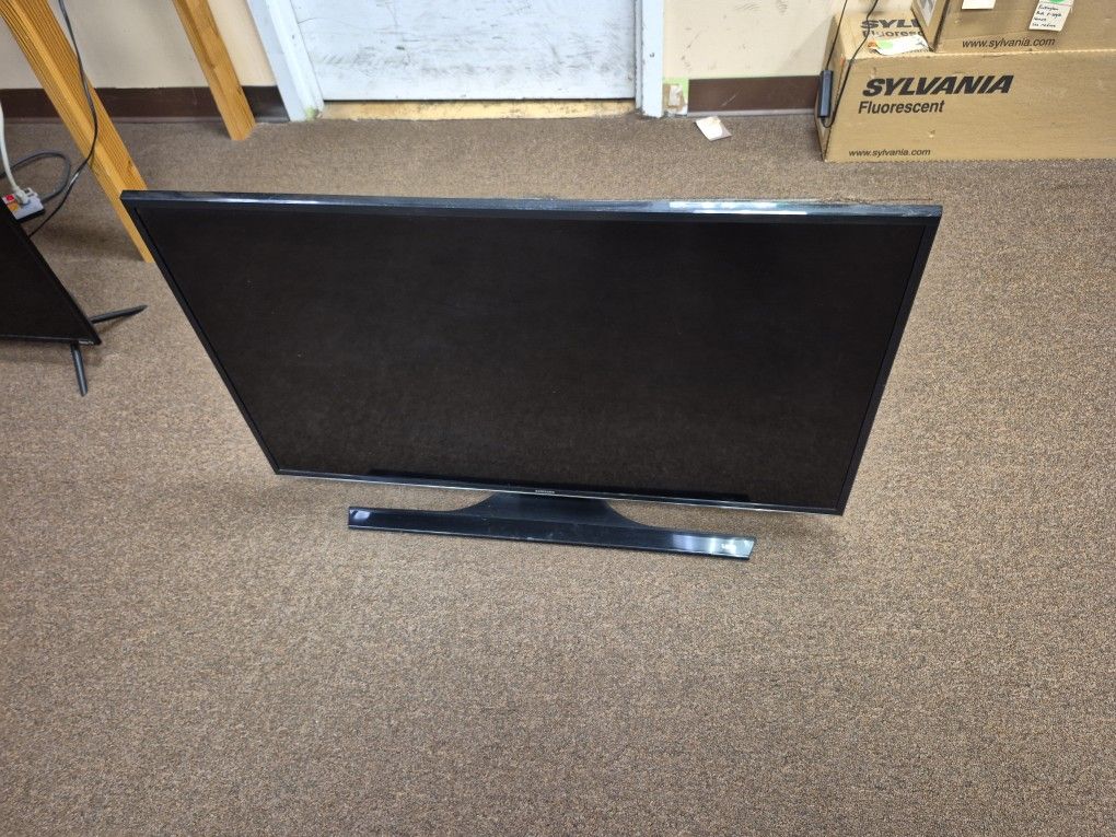 Samsung 40" Smart UHD TV With Remote UN40JU6500F