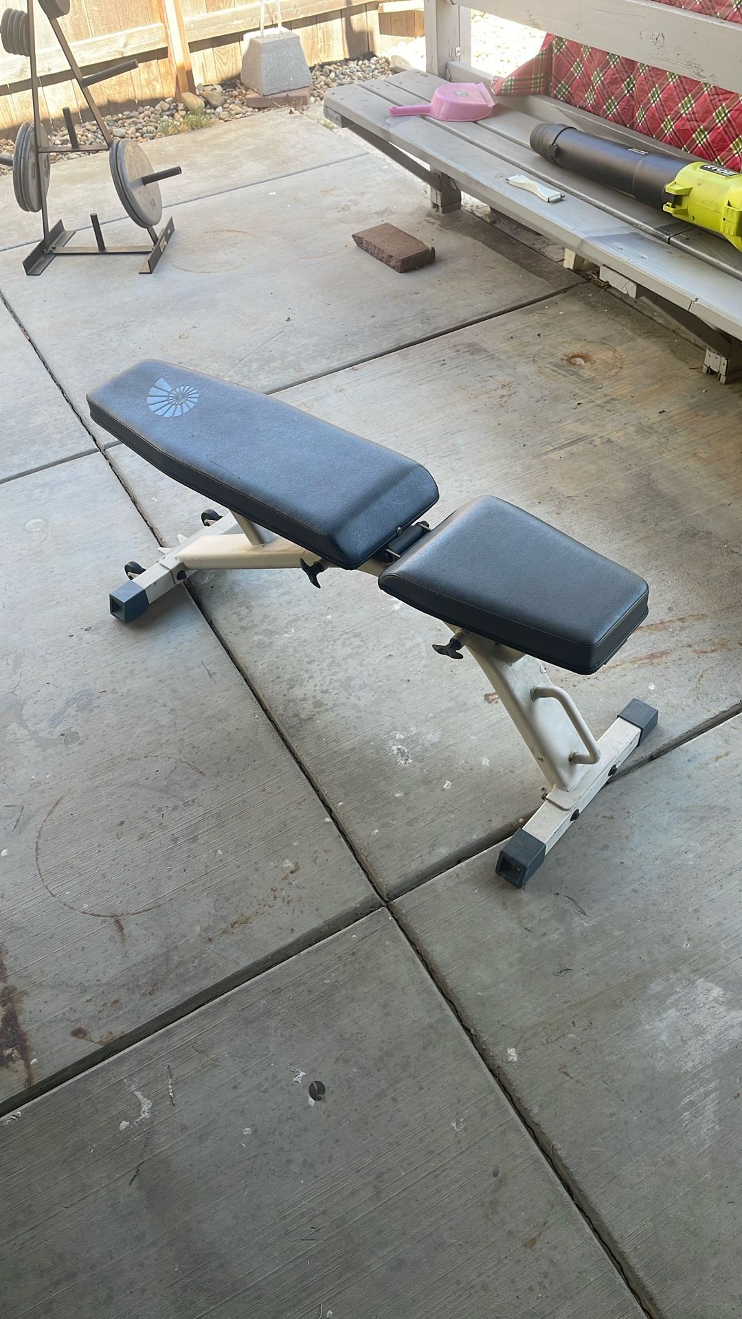 Nautilus Adjustable Bench Press Heavy Duty.