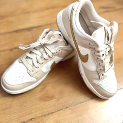 Nike Gold Dunks DS