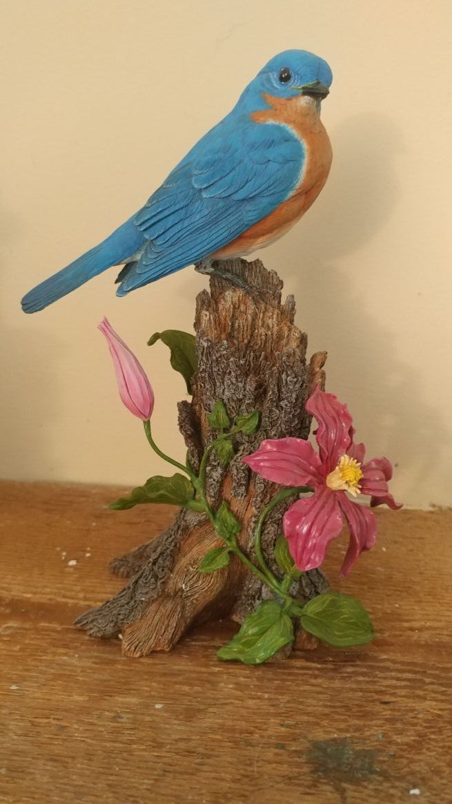 Danbury mint "spring welcome" by Bob Guge limited edition bird figurine
