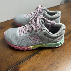 Girls New Balance 13.5 