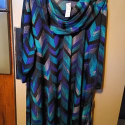 Women Dress AVENUE SIZE 30/32 NEW RARE NICE COLORS 